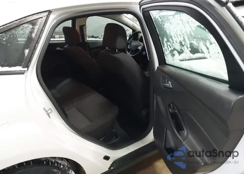 2016 Ford Focus Se z USA, uszkodzony, nr VIN 1FADP3F21GL297110